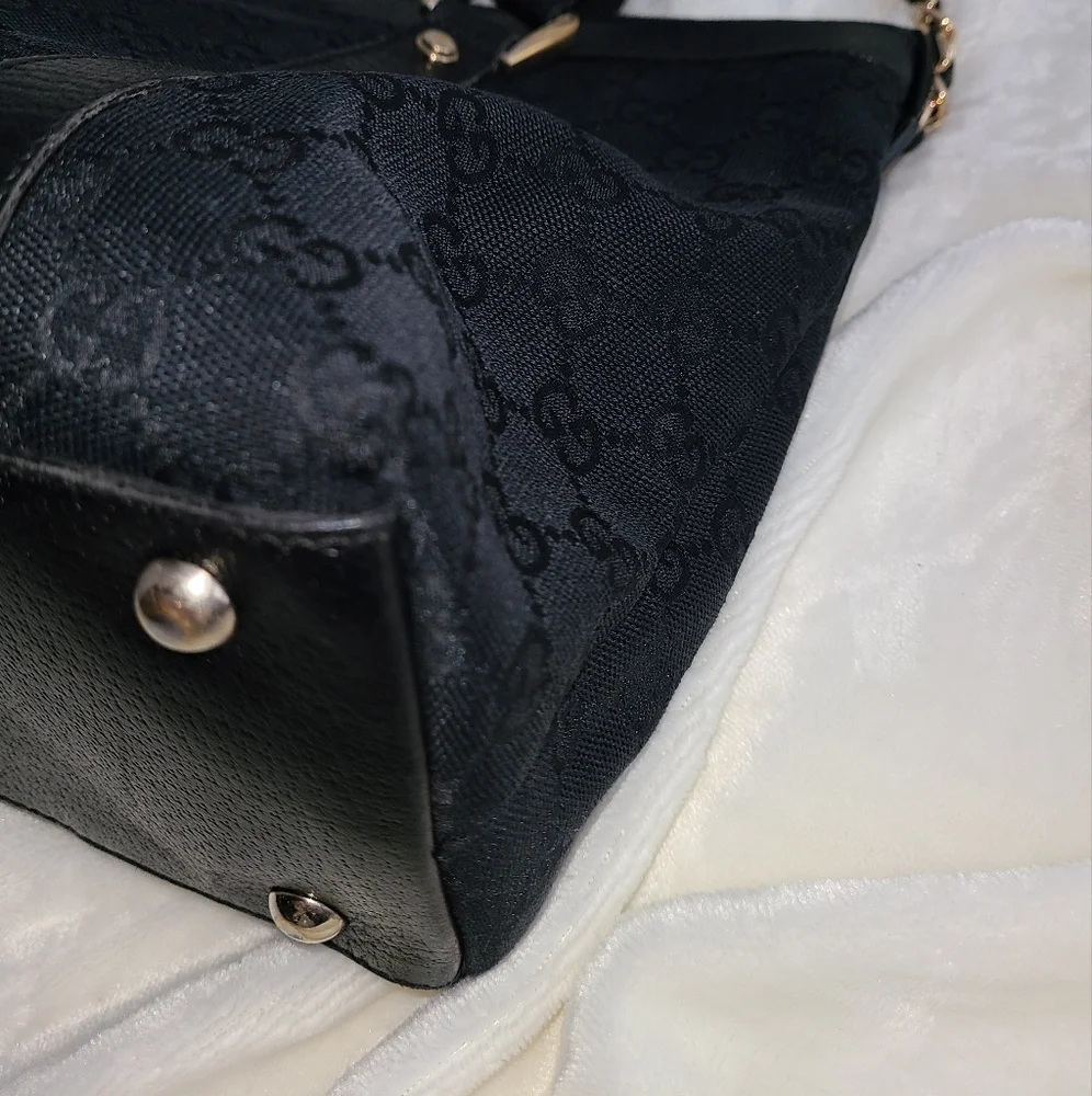 Authentic Gucci GG Black Canvas Abbey Zip Tote Shoulder Gold Hardware Bag - Picture 9 of 16